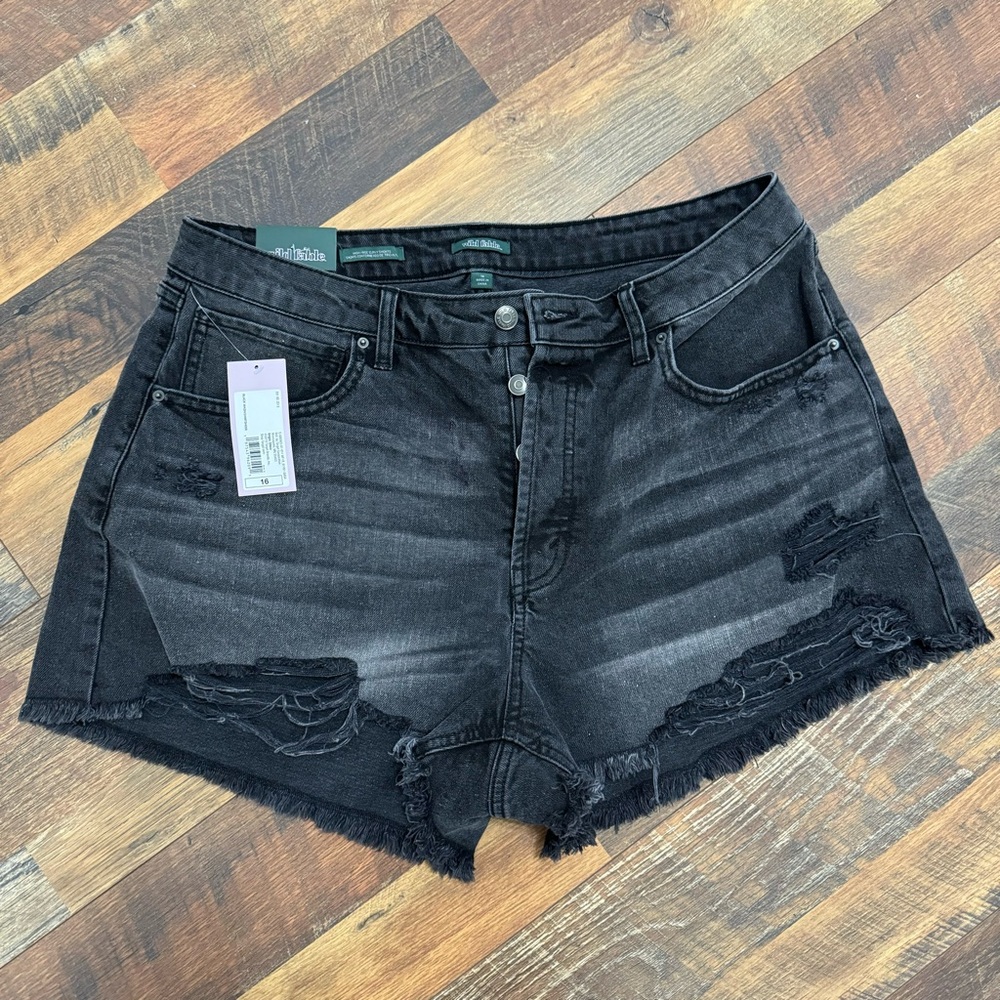 BNWT Wild Fable High-Rise Curvy Easy Rigid Jean Shorts